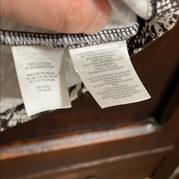 Jones New York Brown and White Patterned Top - Picture 5 of 7